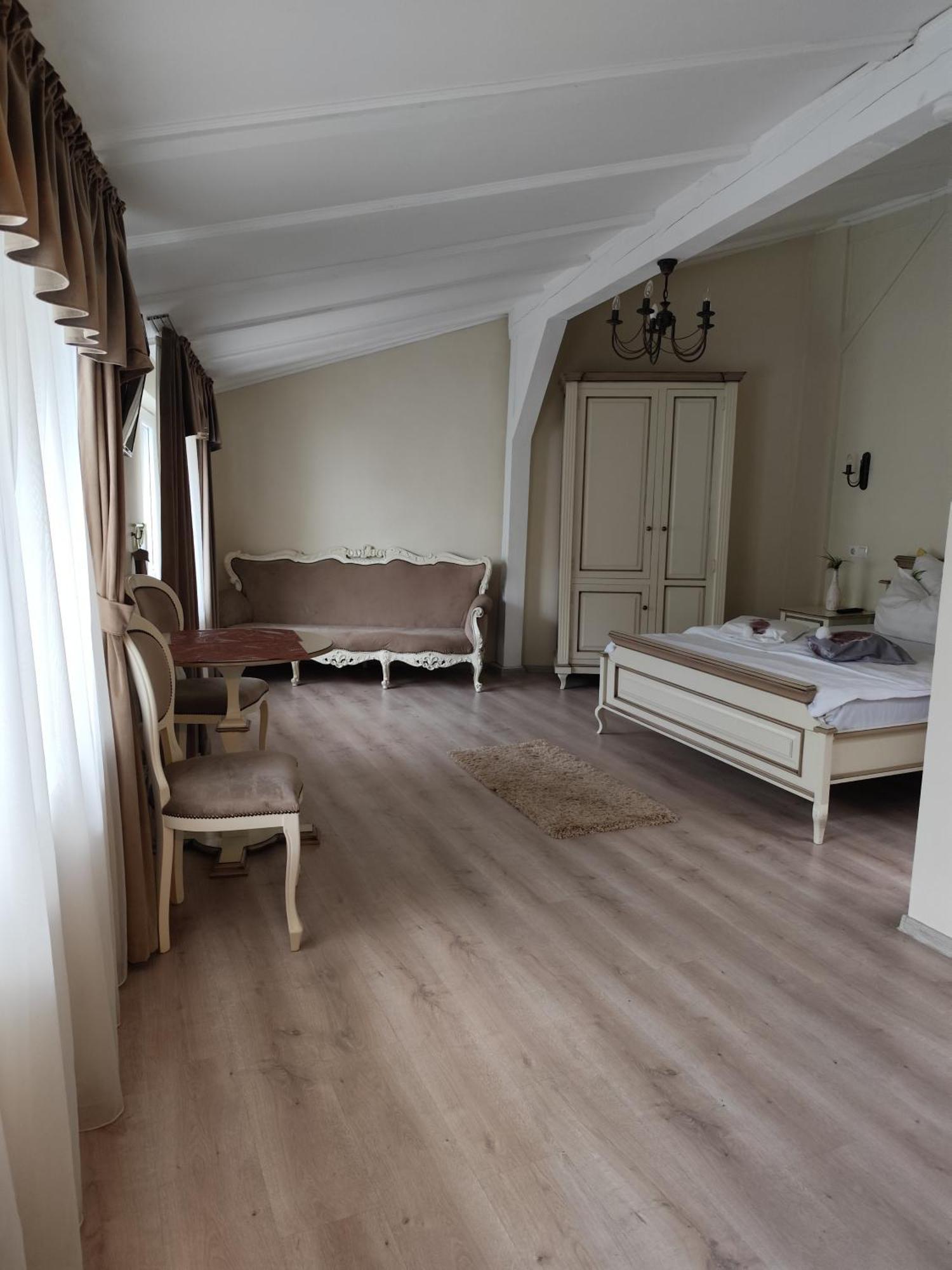 Oldtownvilla Studio Central Sibiu Luaran gambar